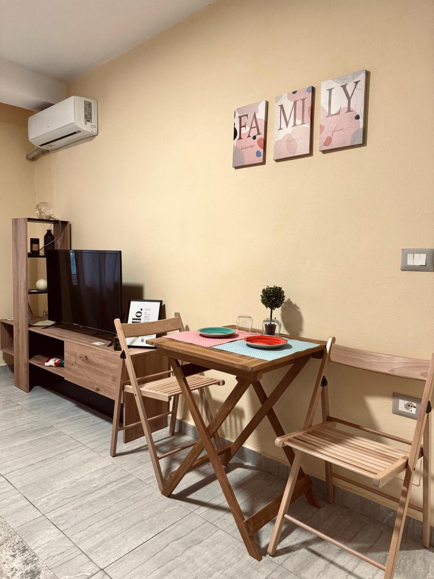 Urban Apartment In Blloku Tirana Exterior photo